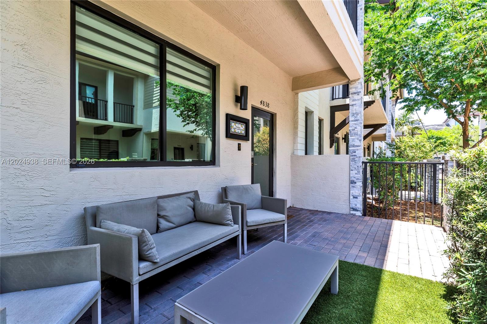 DOWNTOWN DORAL SOUTH PHAS - Residential