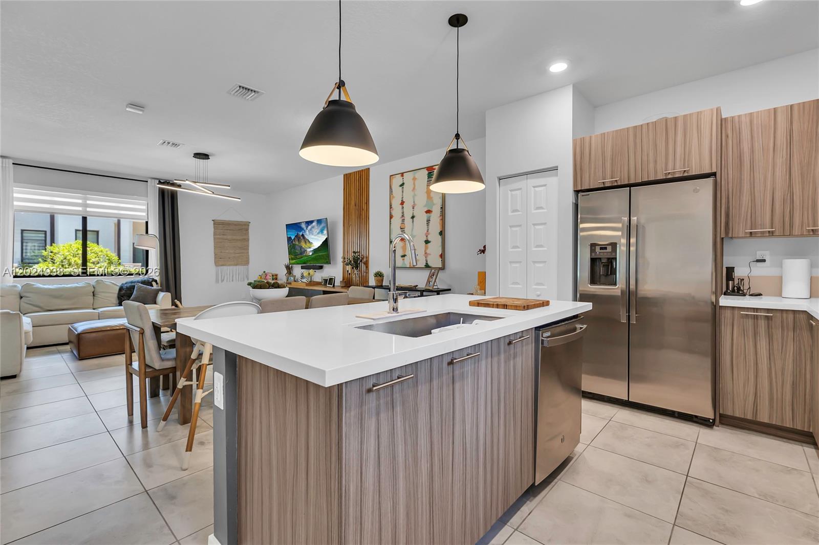 DOWNTOWN DORAL SOUTH PHAS - Residential