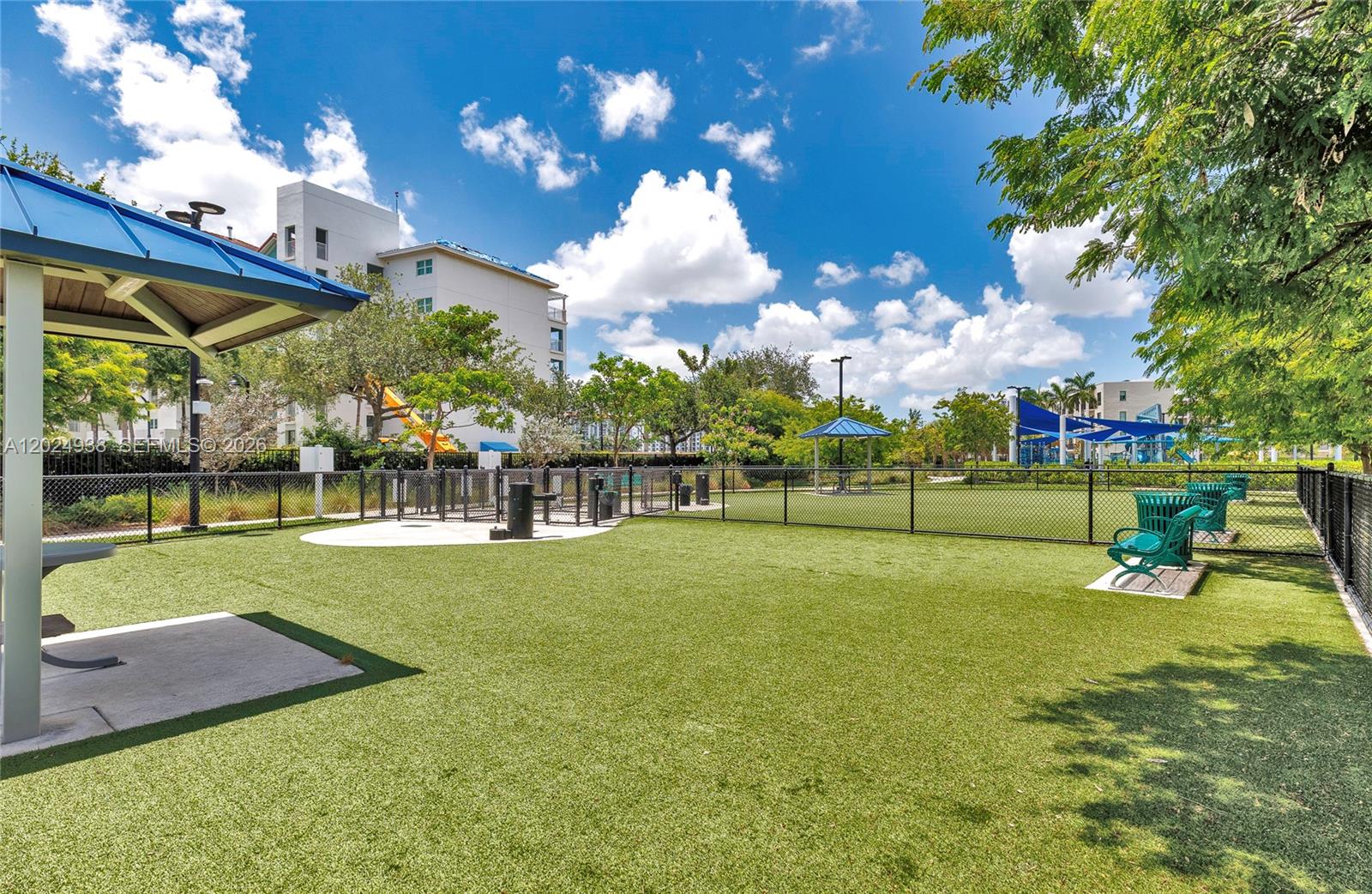 DOWNTOWN DORAL SOUTH PHAS - Residential