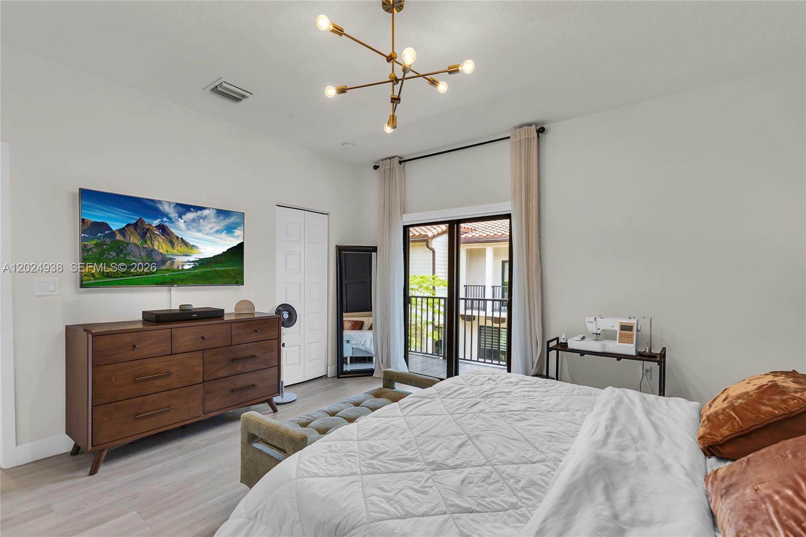 DOWNTOWN DORAL SOUTH PHAS - Residential