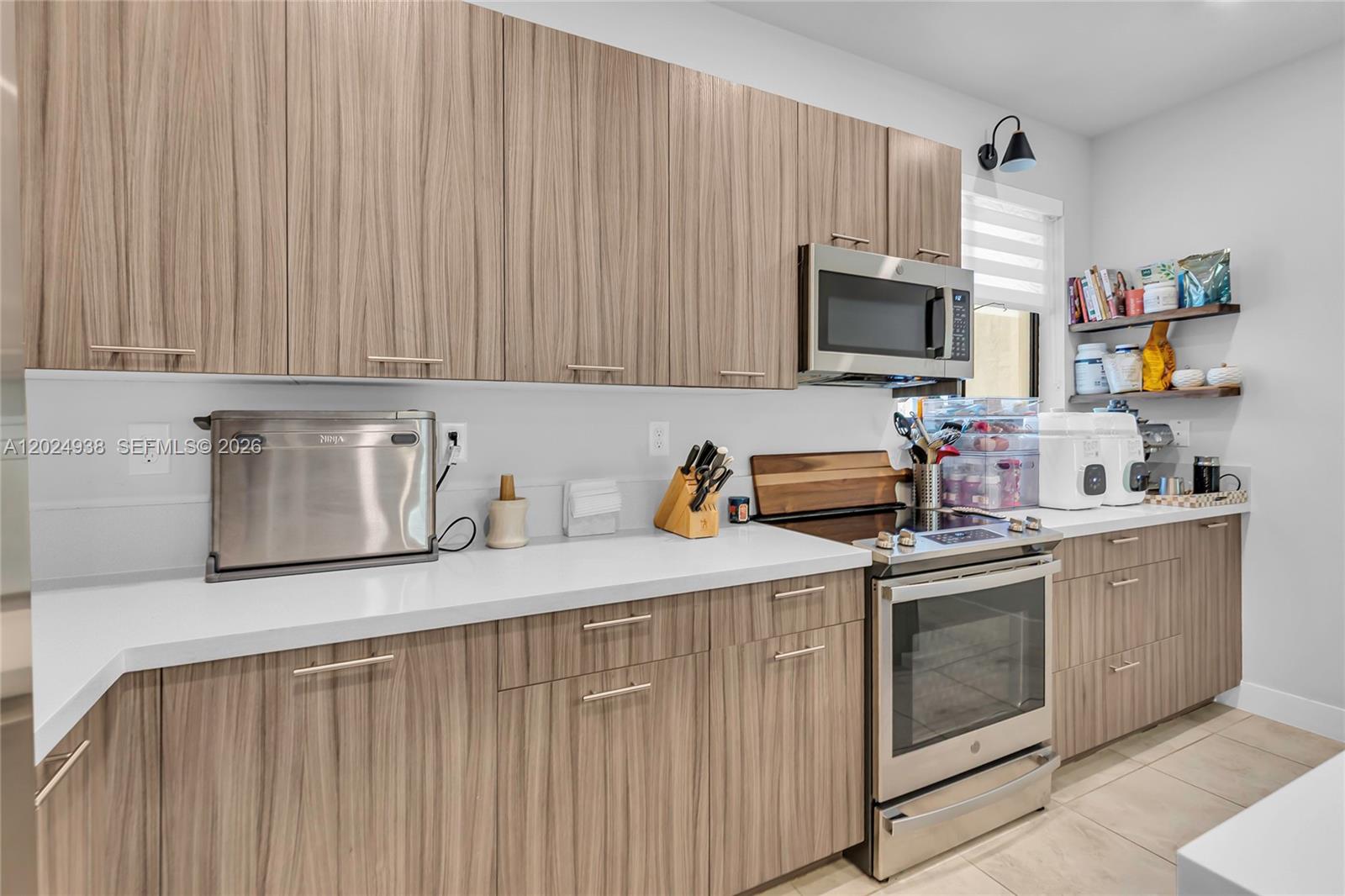 DOWNTOWN DORAL SOUTH PHAS - Residential