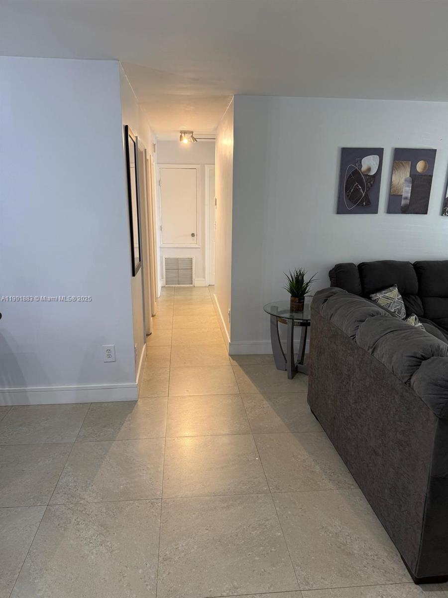 SPRINGTREE LAKES - Residential