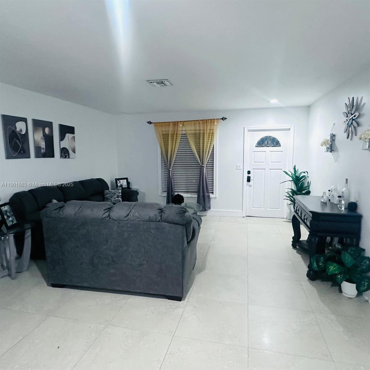 SPRINGTREE LAKES - Residential