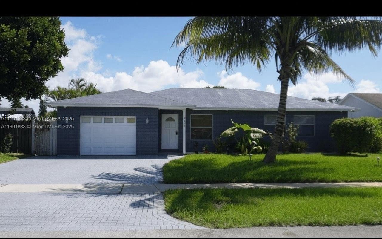 SPRINGTREE LAKES - Residential