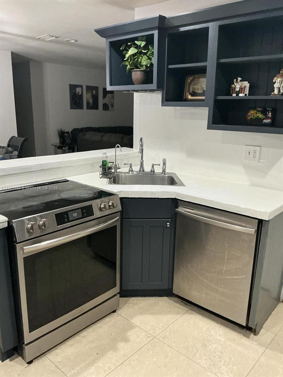 SPRINGTREE LAKES - Residential