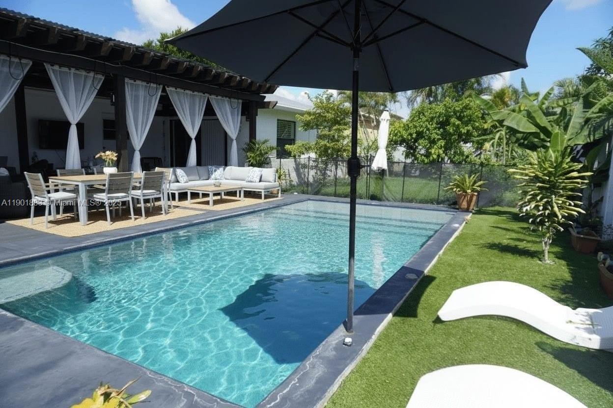 SPRINGTREE LAKES - Residential