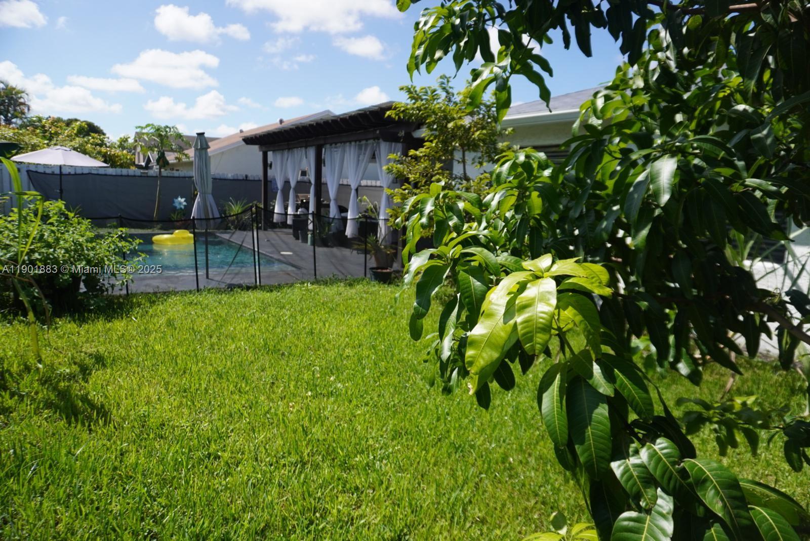 SPRINGTREE LAKES - Residential