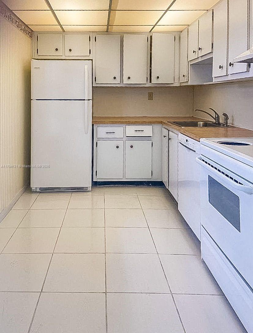 SUNRISE POINT CONDO BLDG - Residential