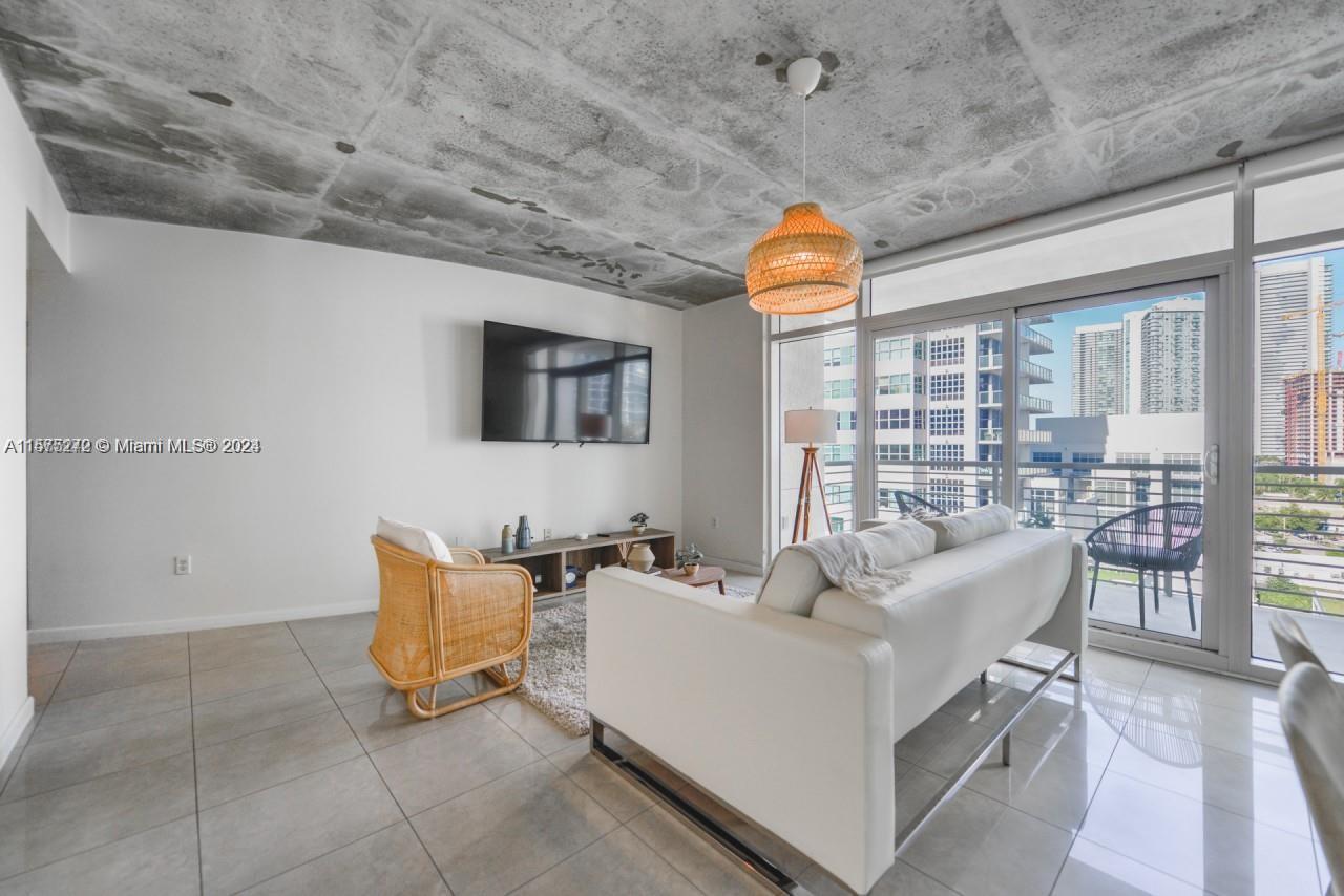 MIDBLOCK MIAMI CONDO - Residential