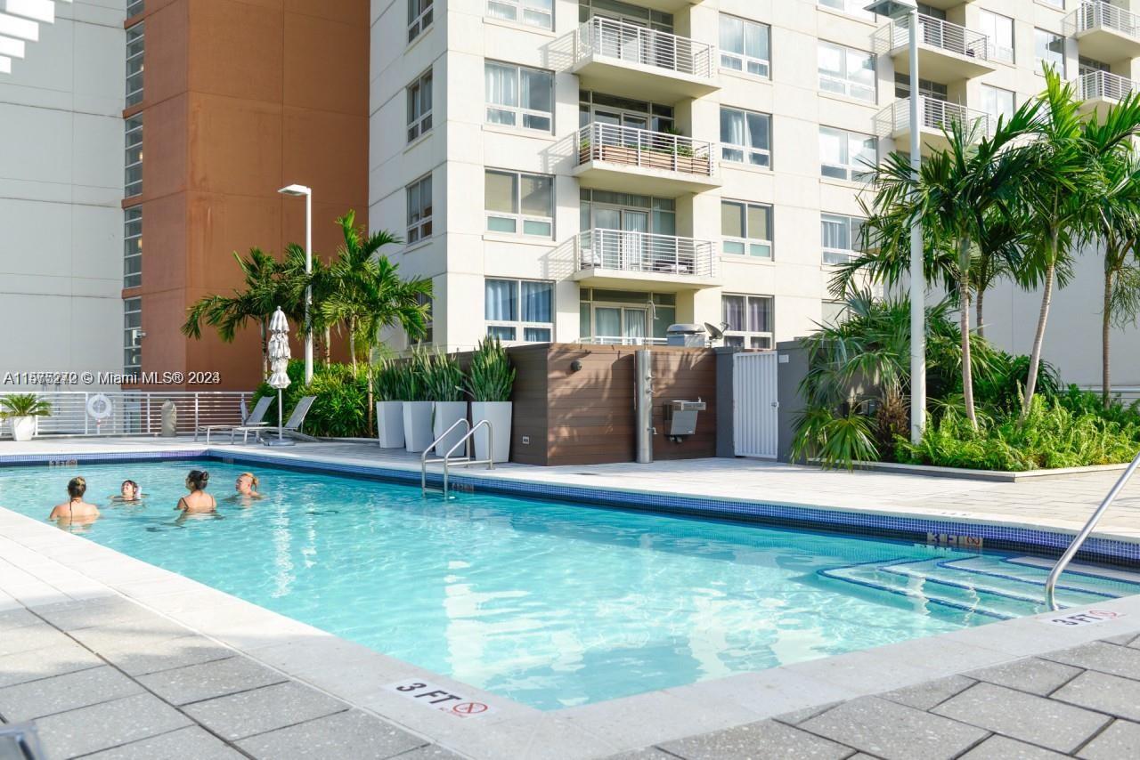 MIDBLOCK MIAMI CONDO - Residential