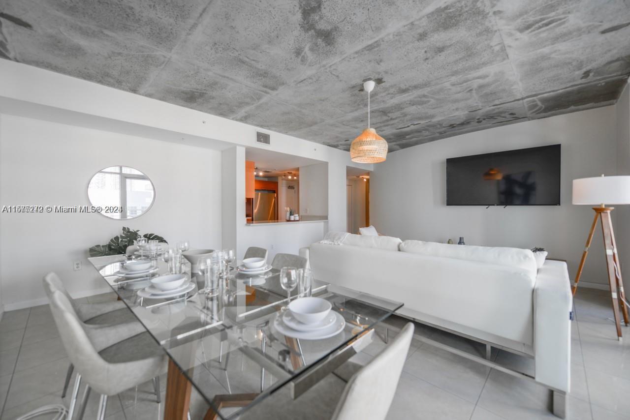 MIDBLOCK MIAMI CONDO - Residential