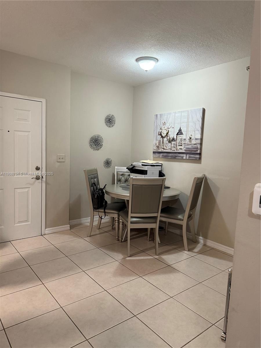 PARADISE POINTE CONDO - Residential Lease