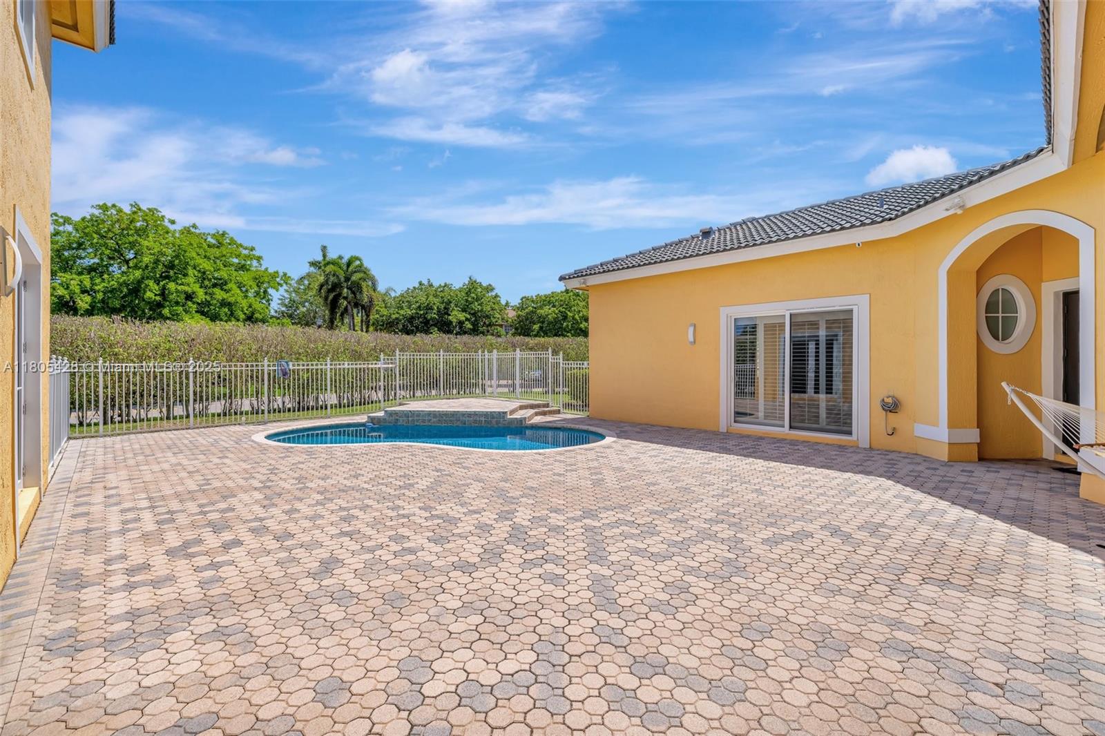MARINERS COVE OF EAGLE LA - Residential