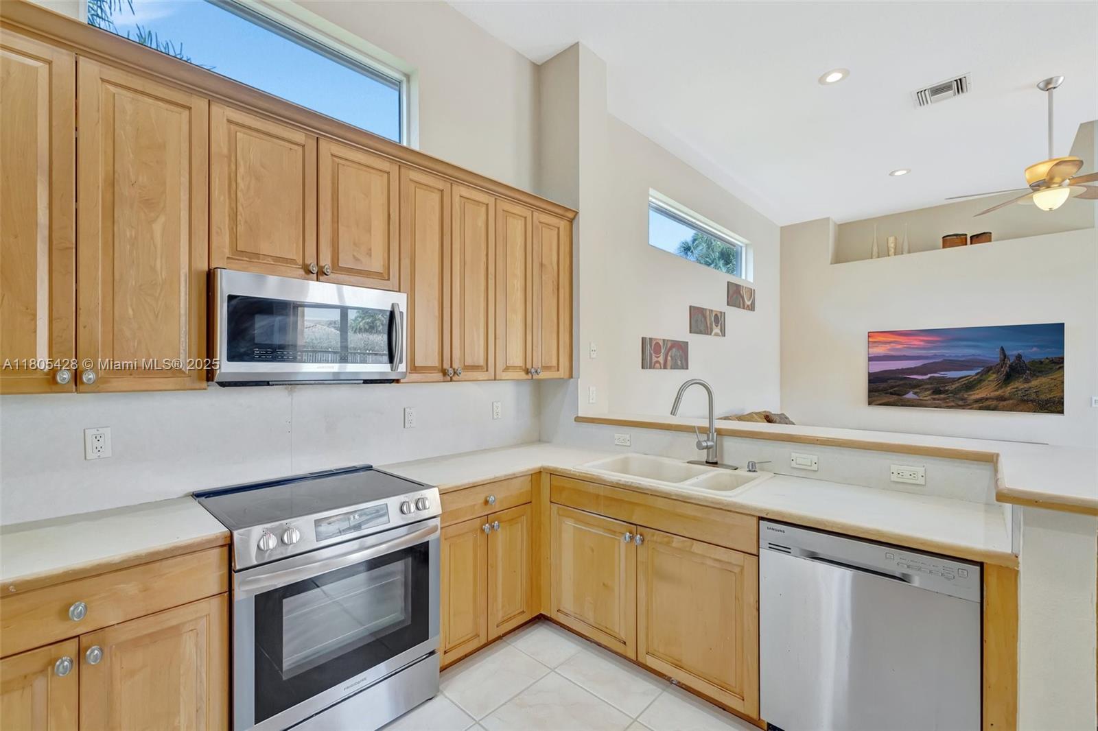 MARINERS COVE OF EAGLE LA - Residential