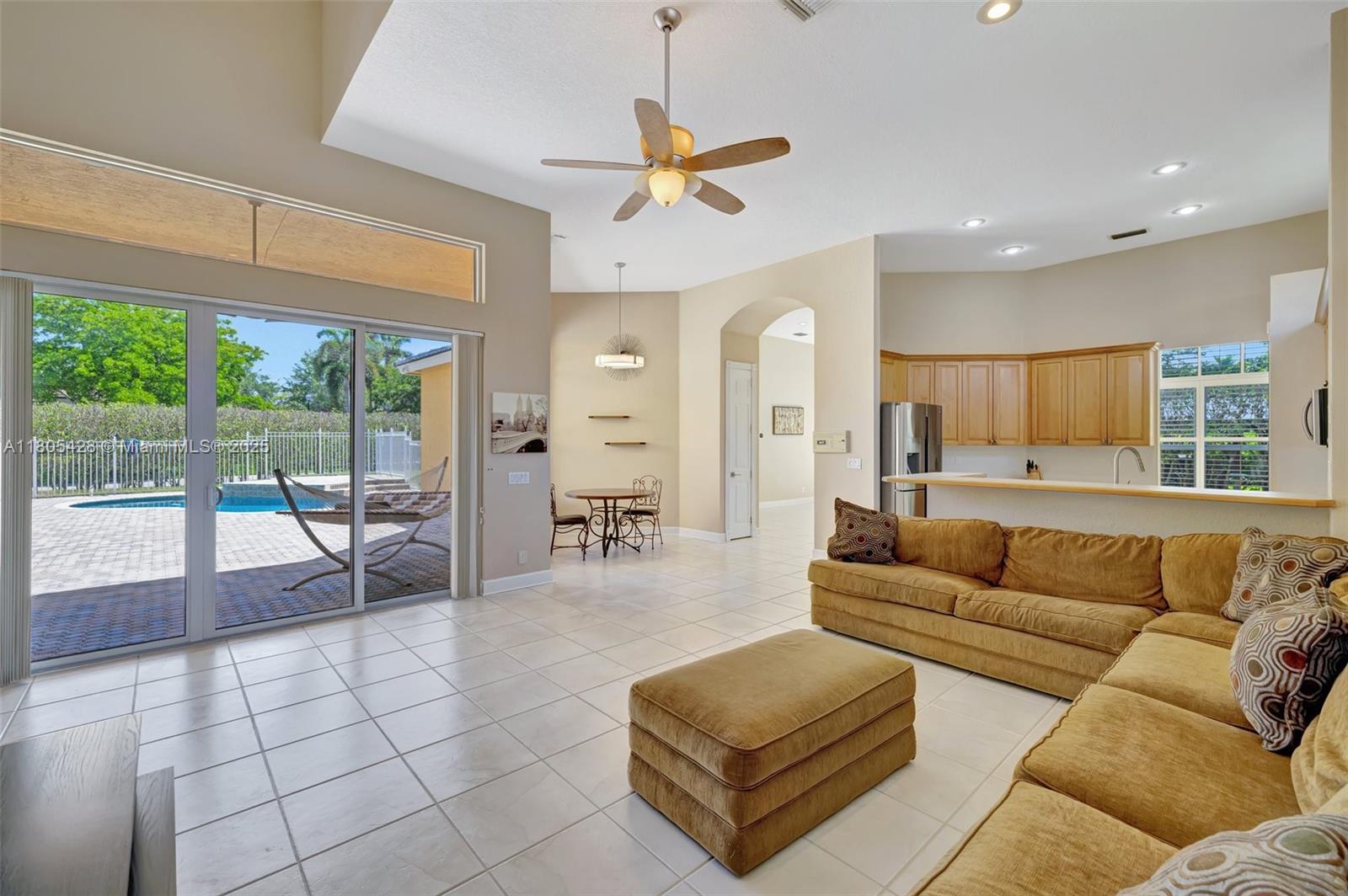 MARINERS COVE OF EAGLE LA - Residential