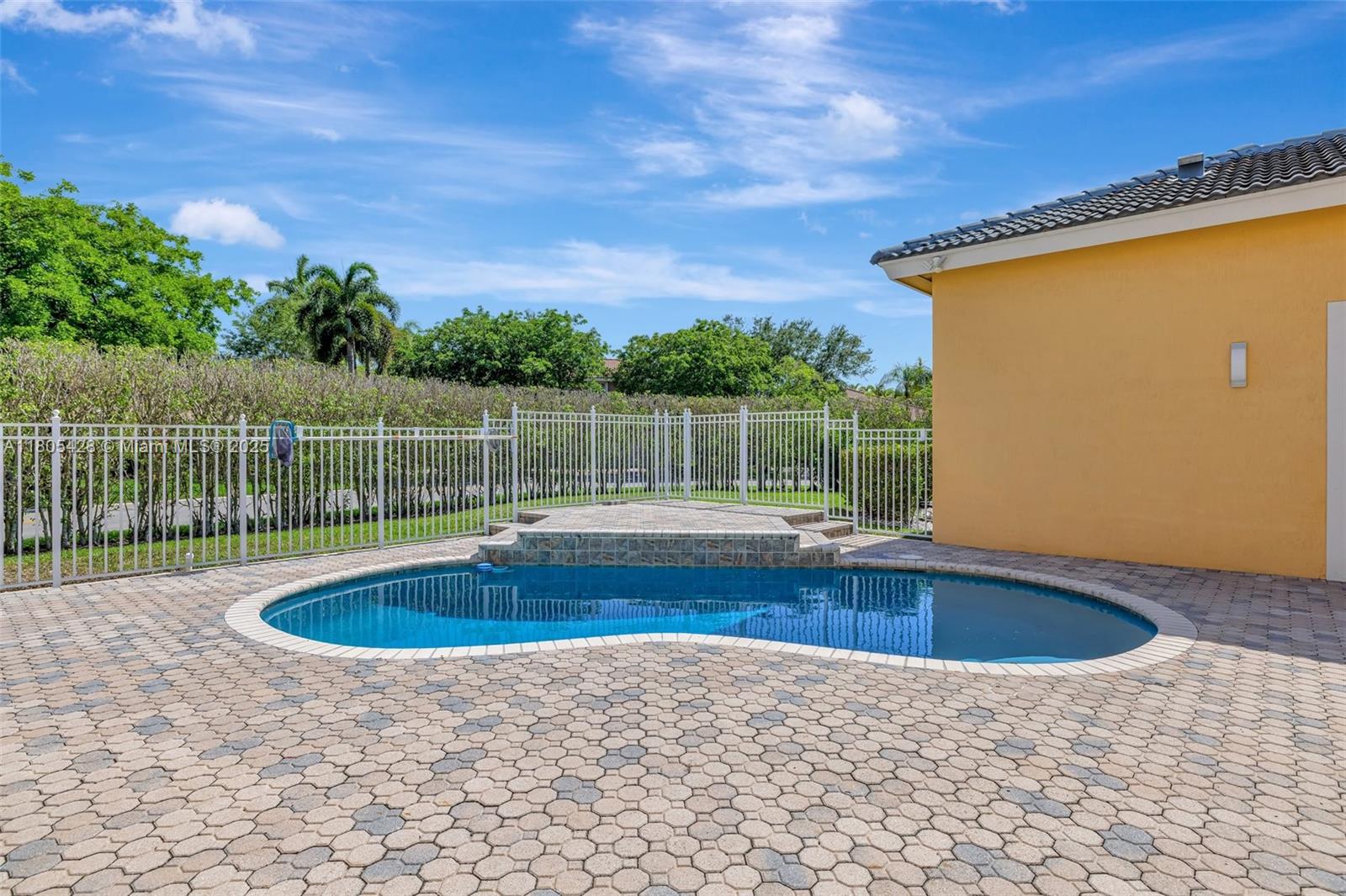 MARINERS COVE OF EAGLE LA - Residential