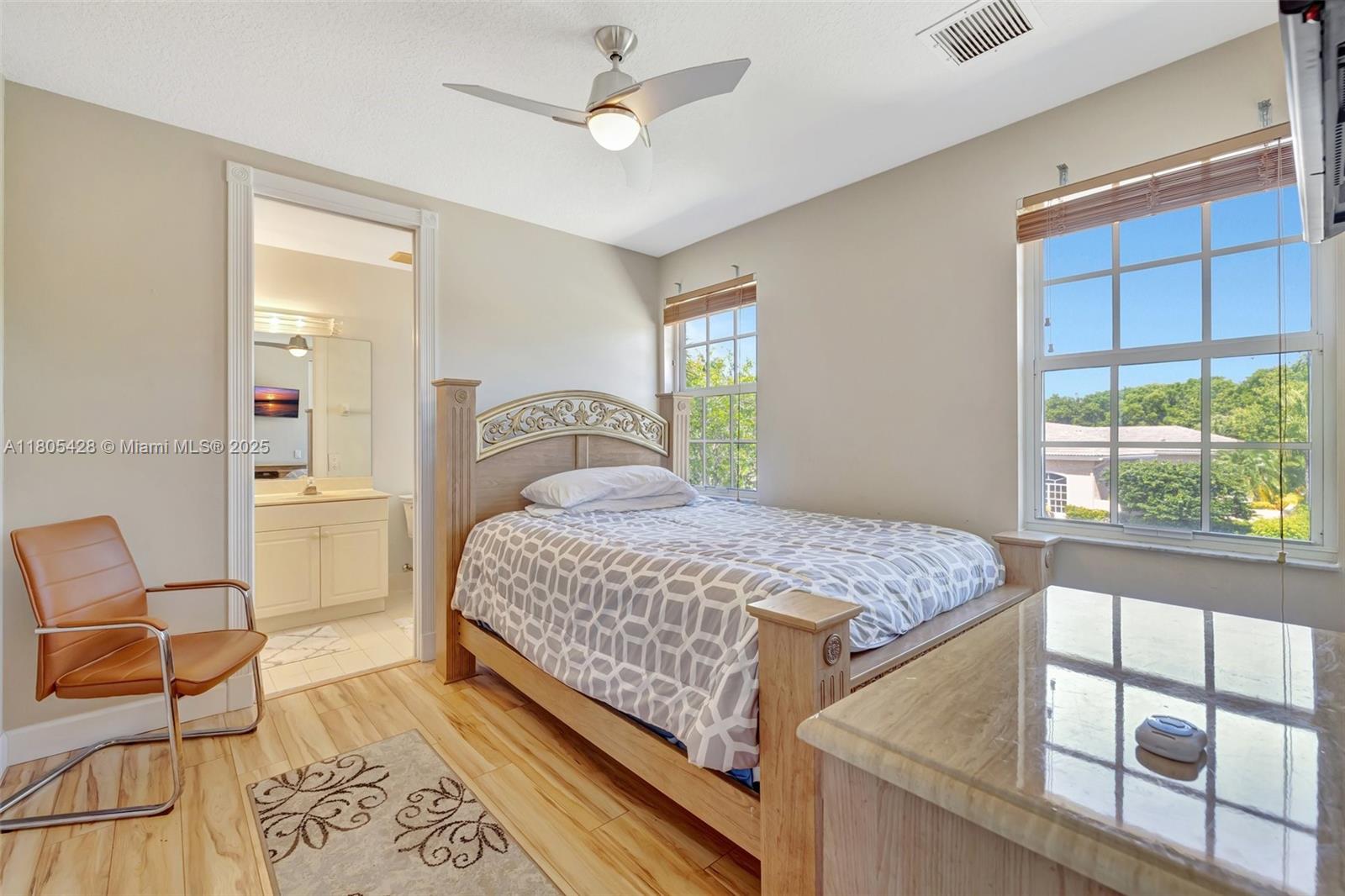 MARINERS COVE OF EAGLE LA - Residential