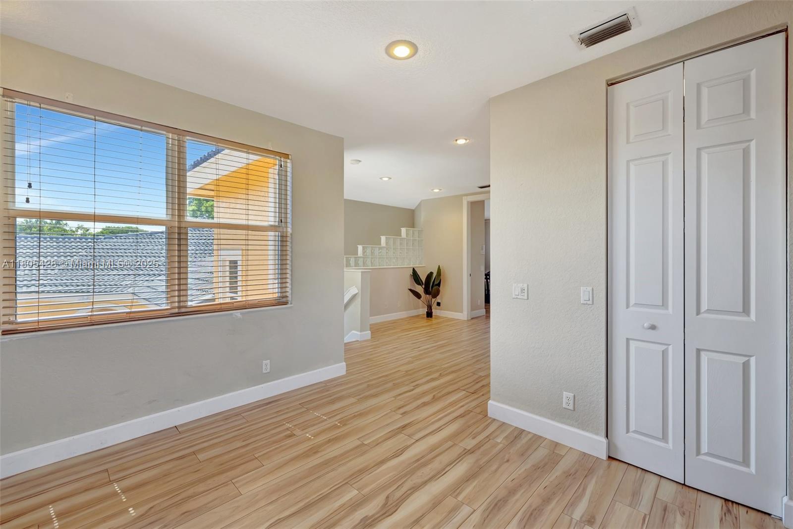 MARINERS COVE OF EAGLE LA - Residential