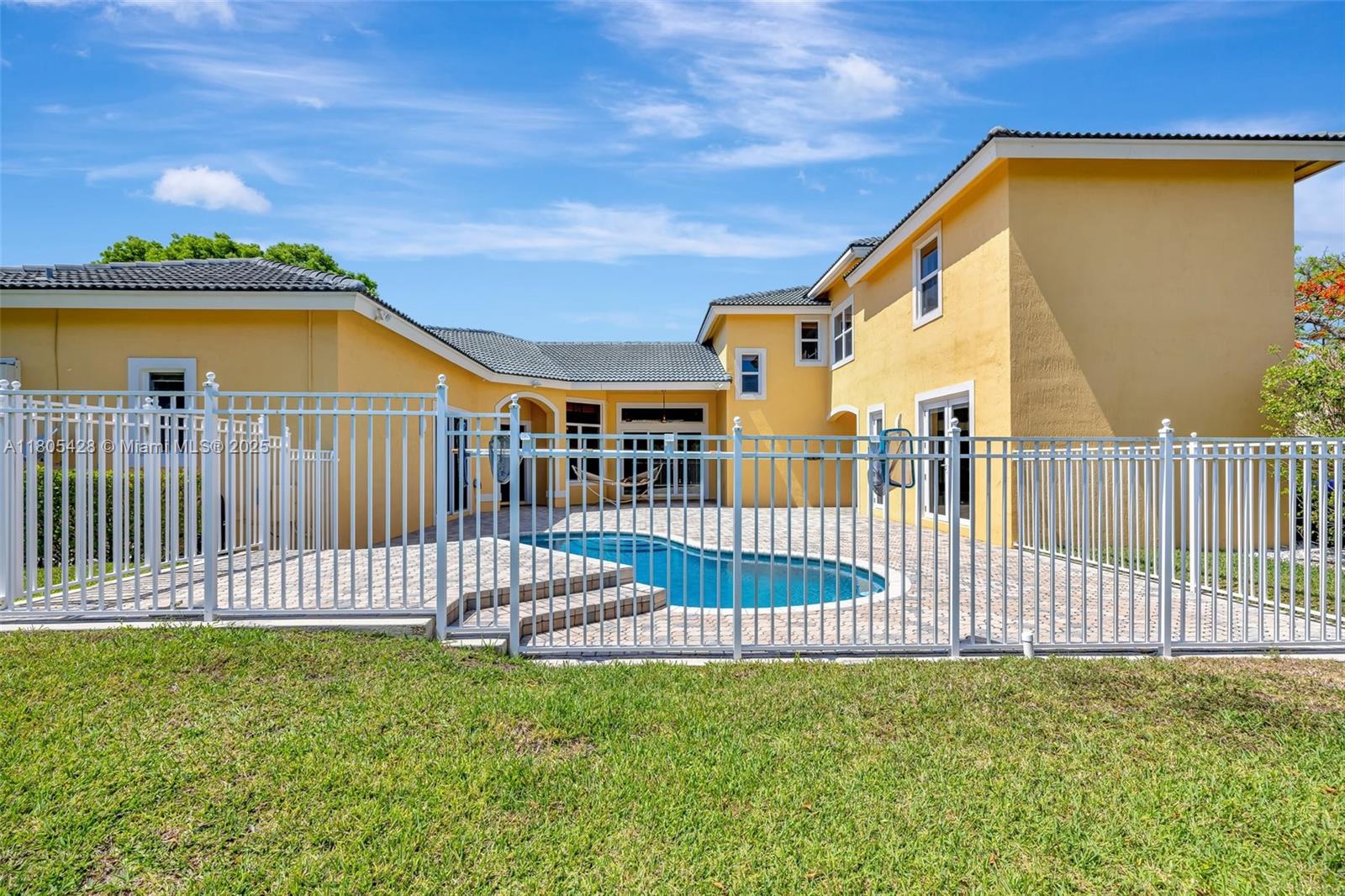 MARINERS COVE OF EAGLE LA - Residential