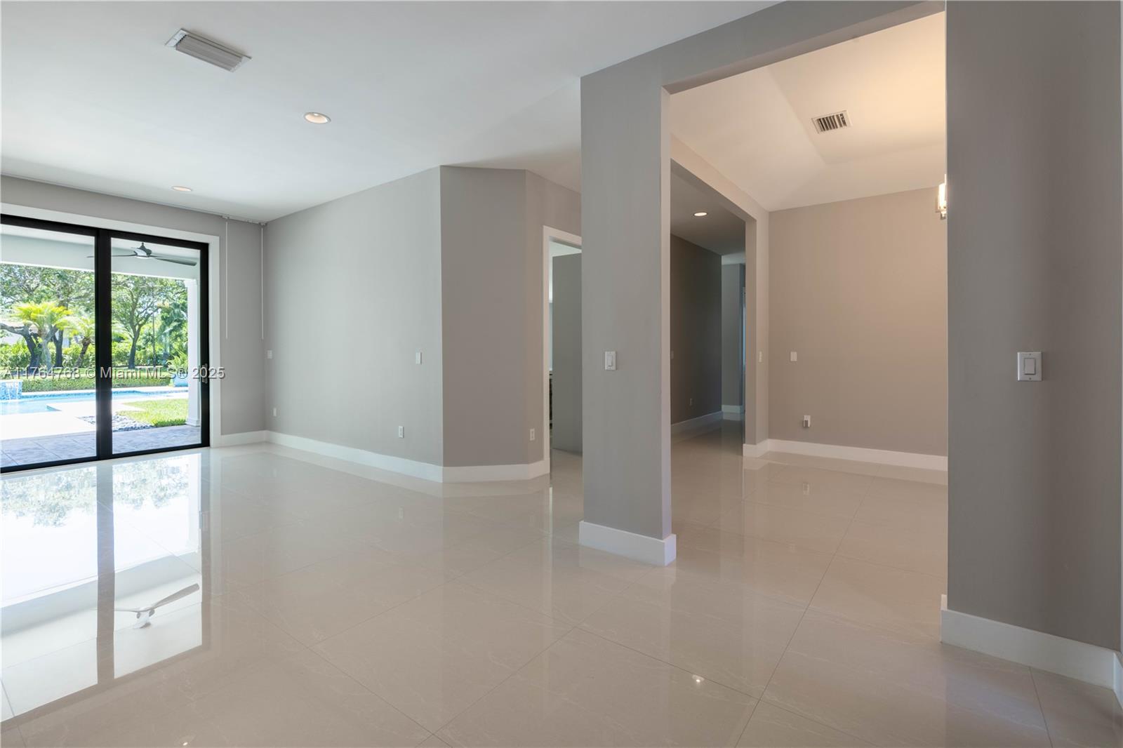 CORAL HILL - Residential