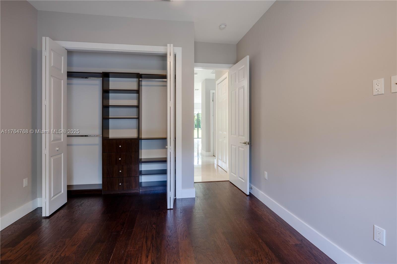 CORAL HILL - Residential