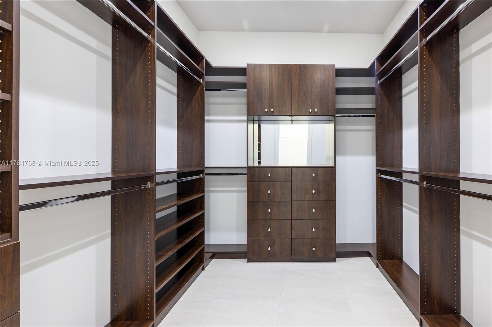 CORAL HILL - Residential