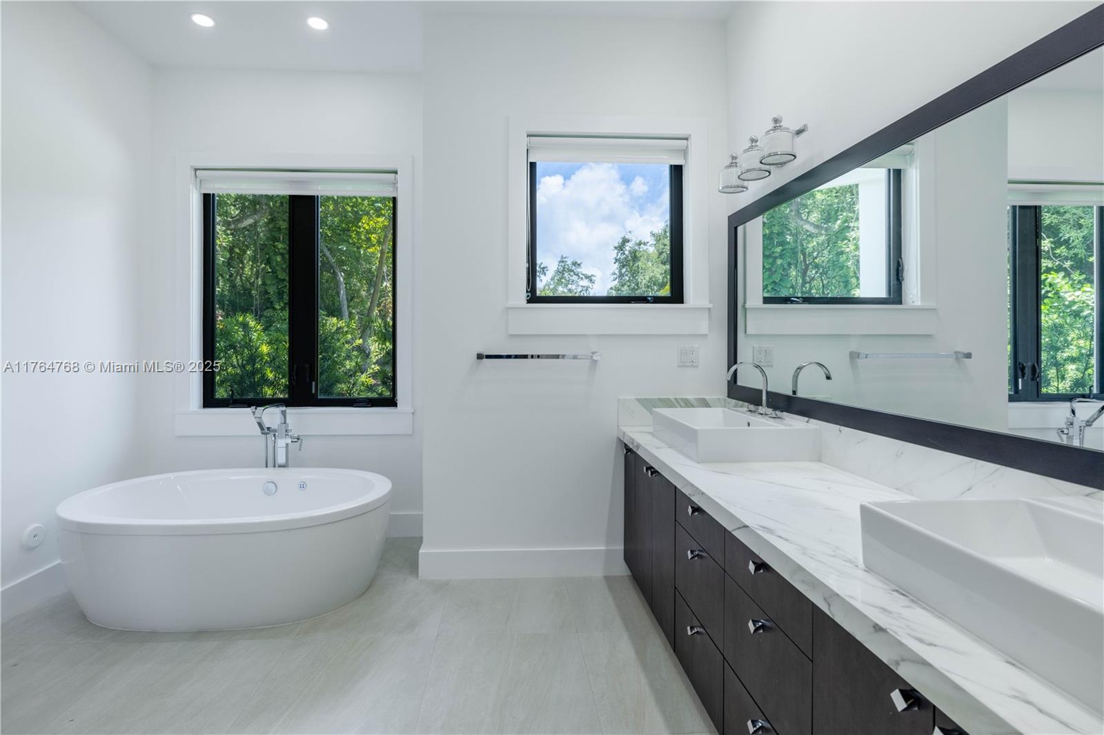 CORAL HILL - Residential