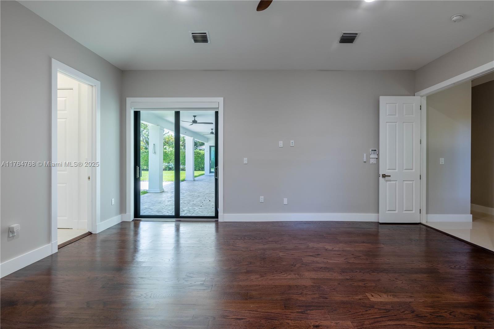 CORAL HILL - Residential