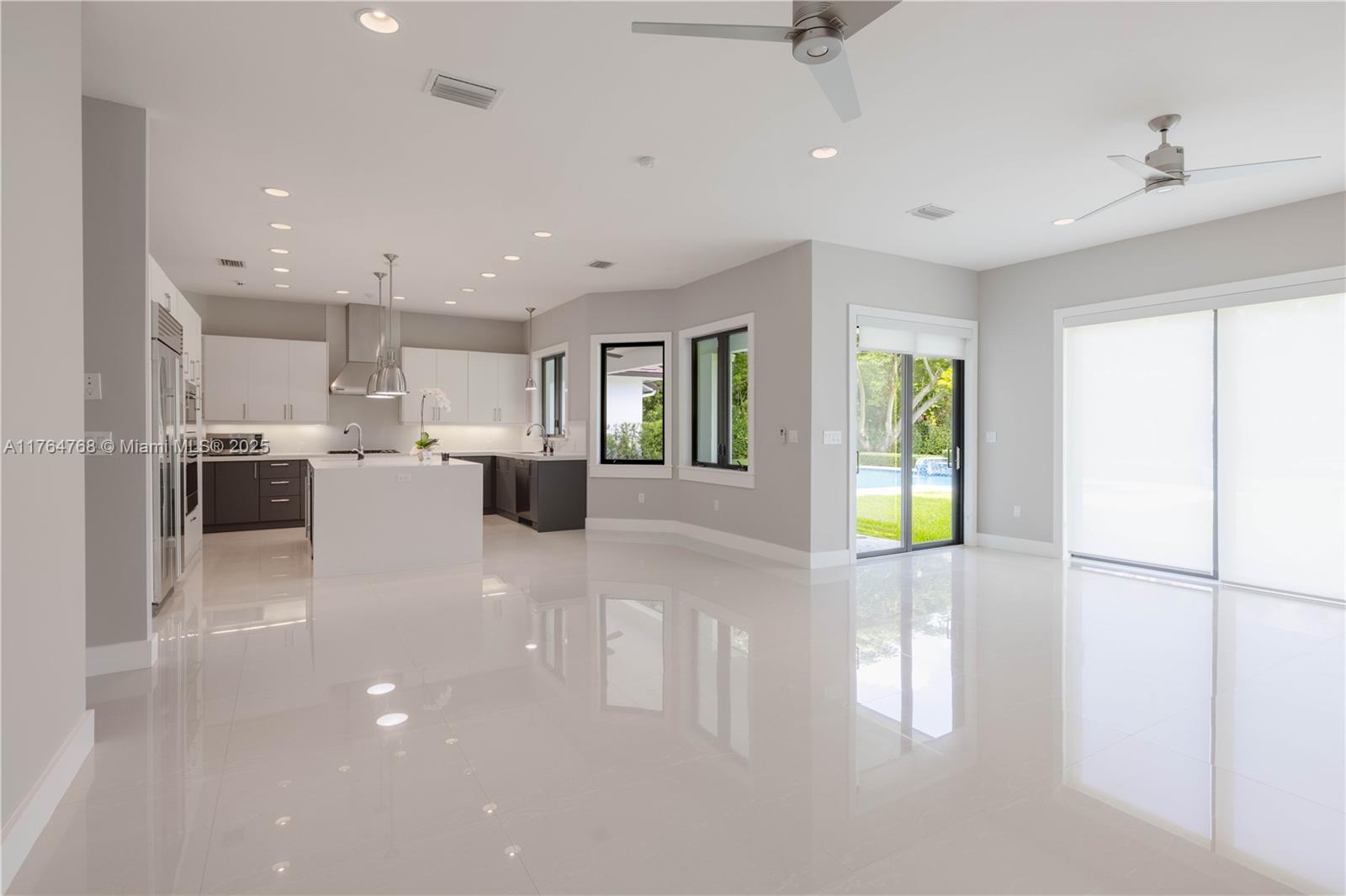 CORAL HILL - Residential
