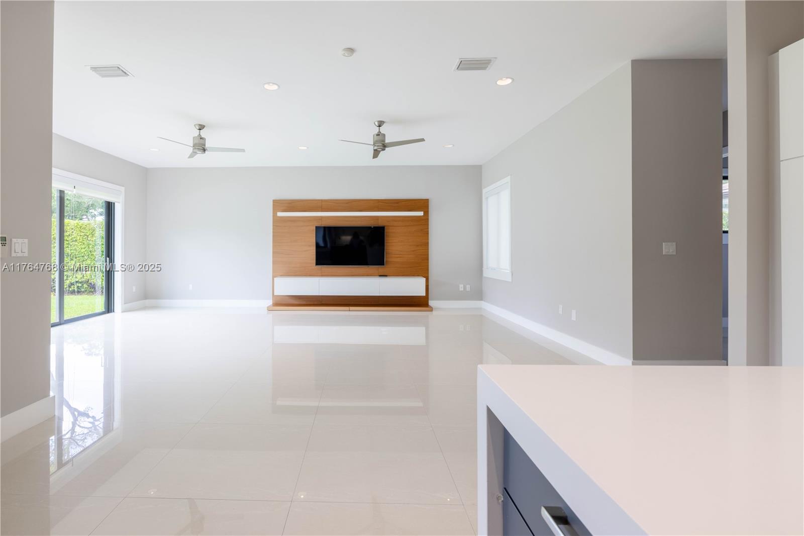 CORAL HILL - Residential