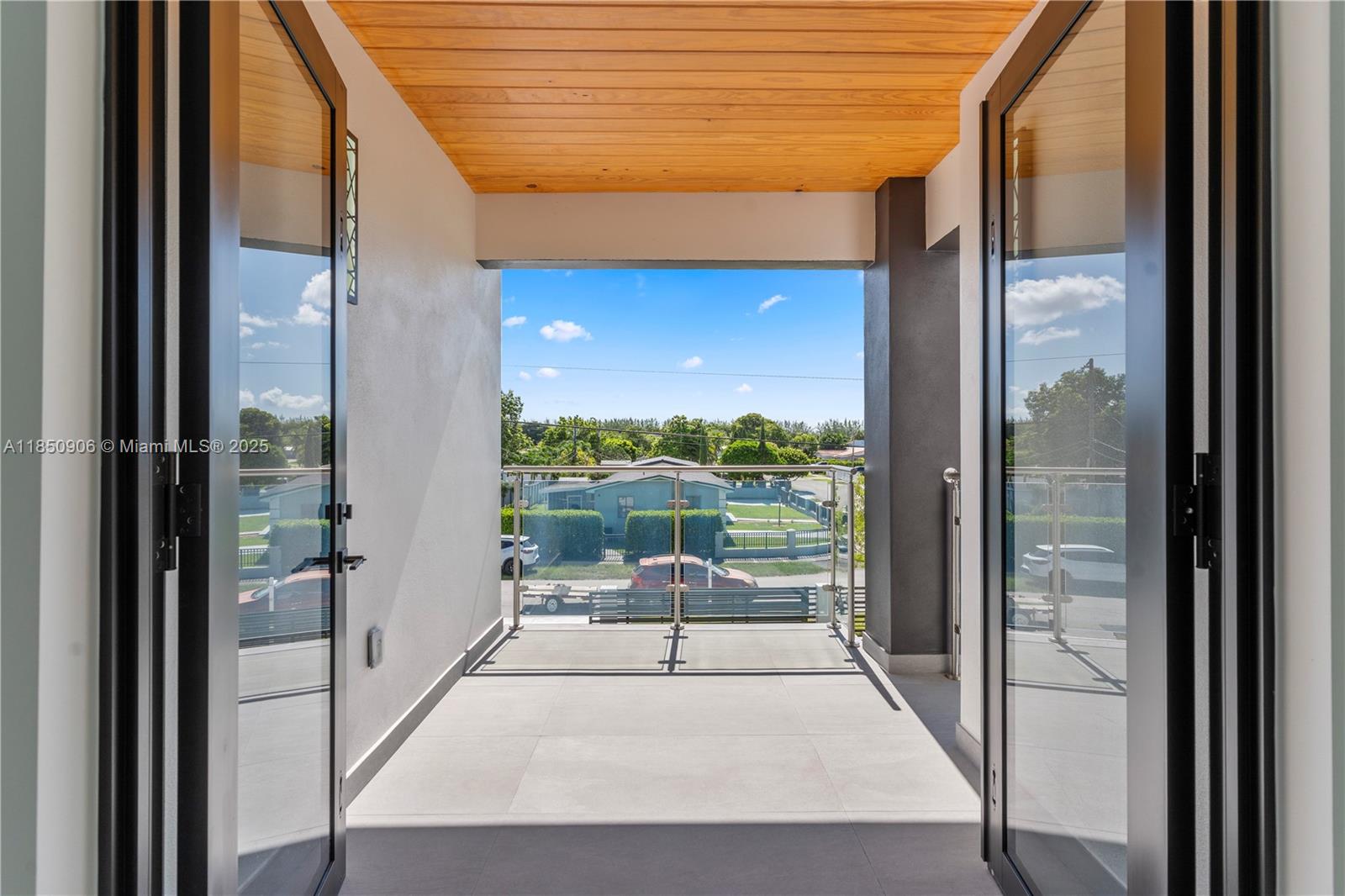 CORAL PINES - Residential