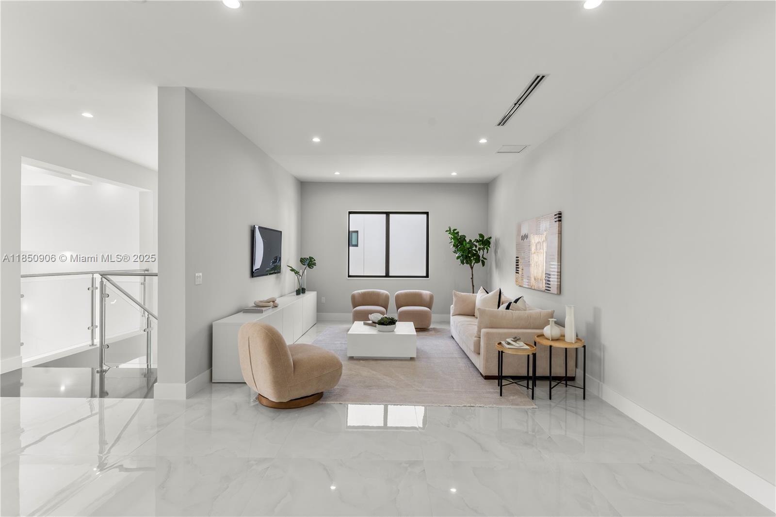 4240 SW 84th Ave