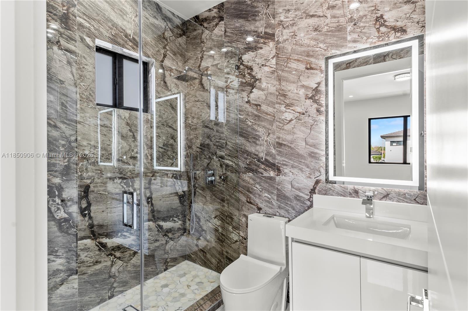 CORAL PINES - Residential