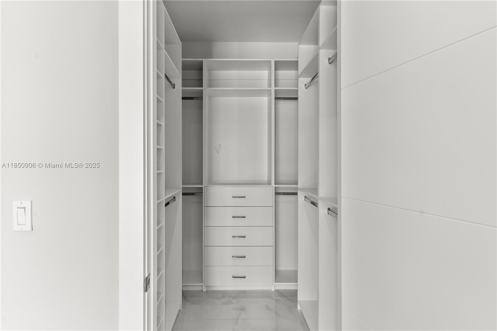 CORAL PINES - Residential