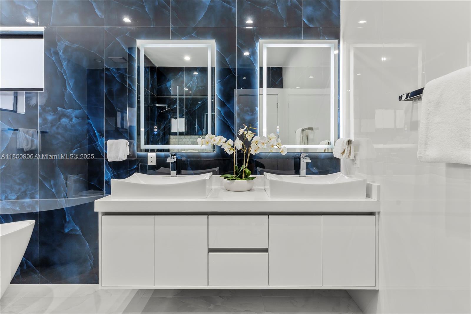 CORAL PINES - Residential