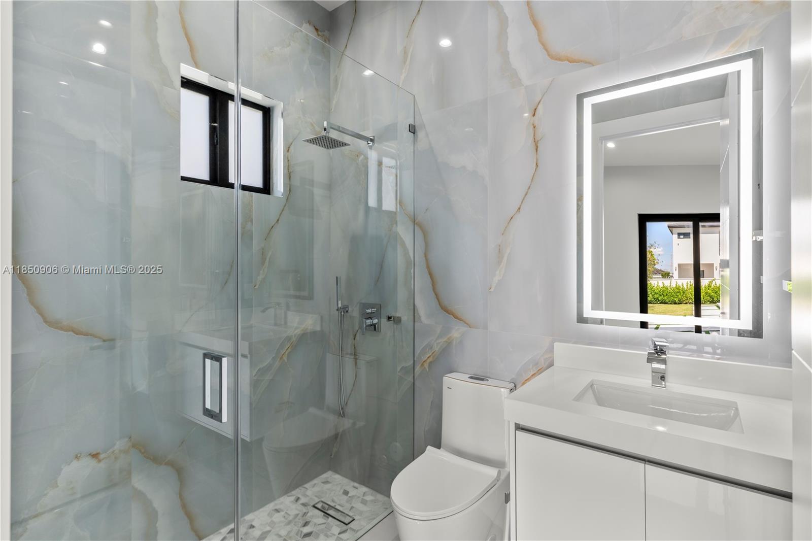 CORAL PINES - Residential