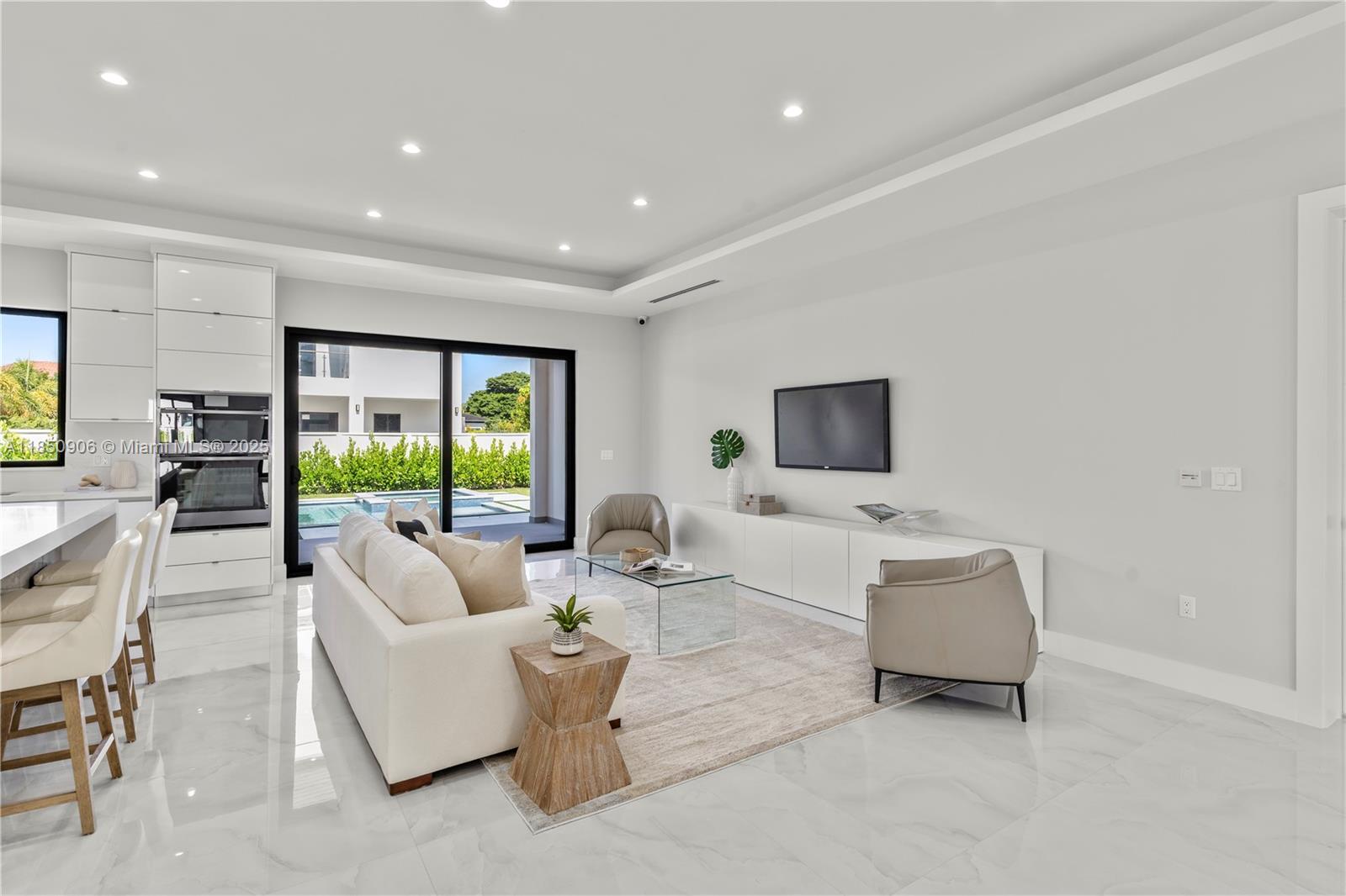 CORAL PINES - Residential