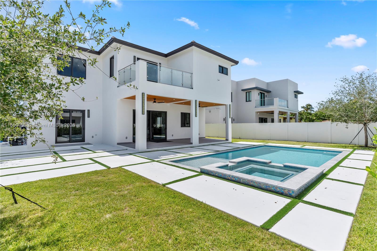 CORAL PINES - Residential