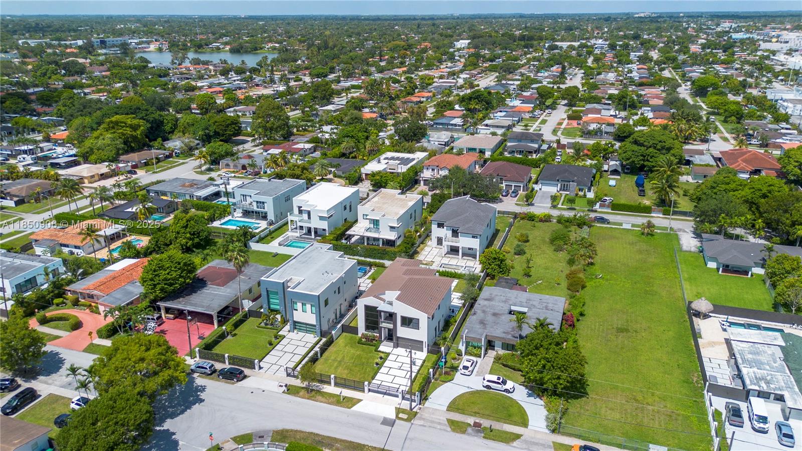 CORAL PINES - Residential