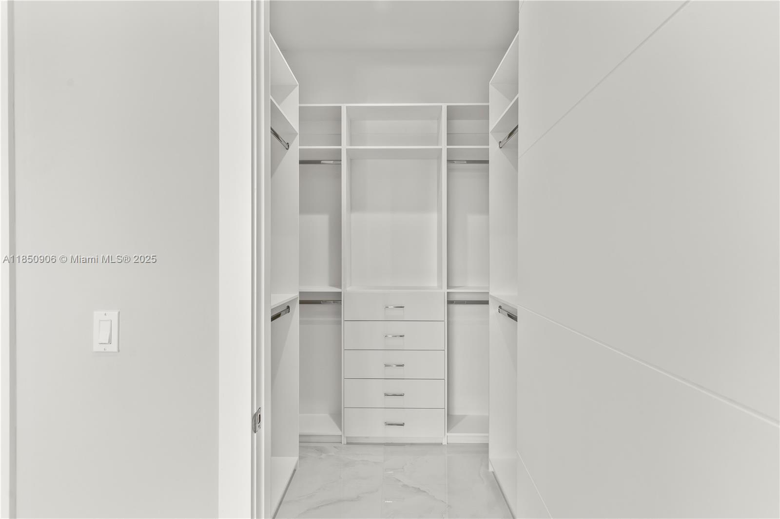 CORAL PINES - Residential