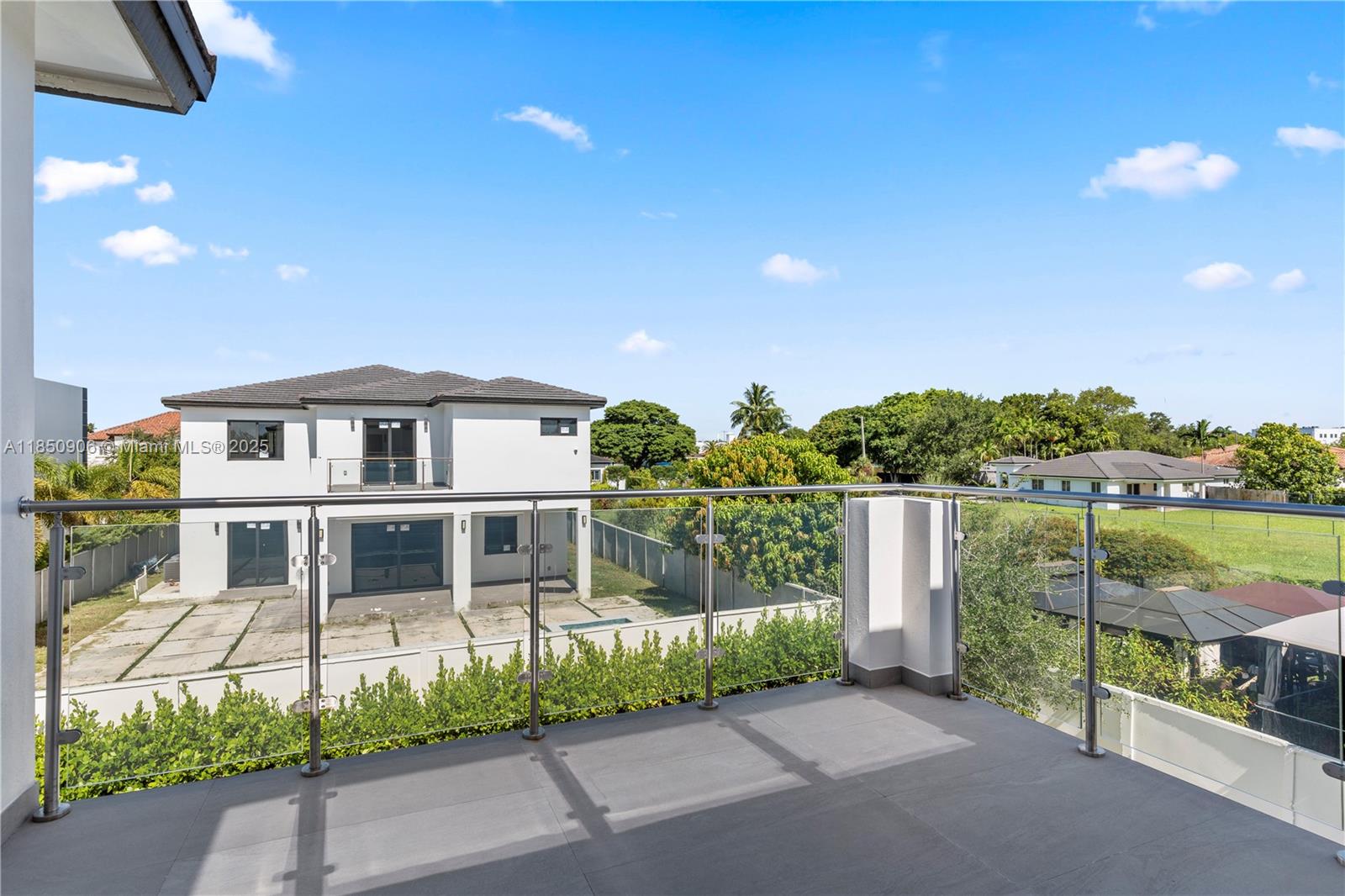 CORAL PINES - Residential