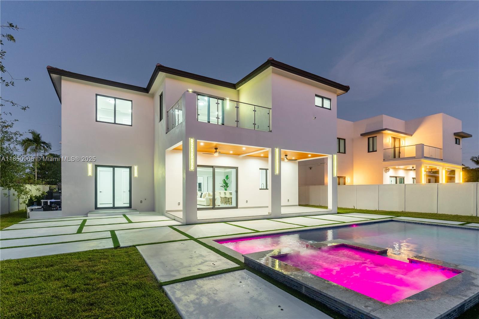 CORAL PINES - Residential