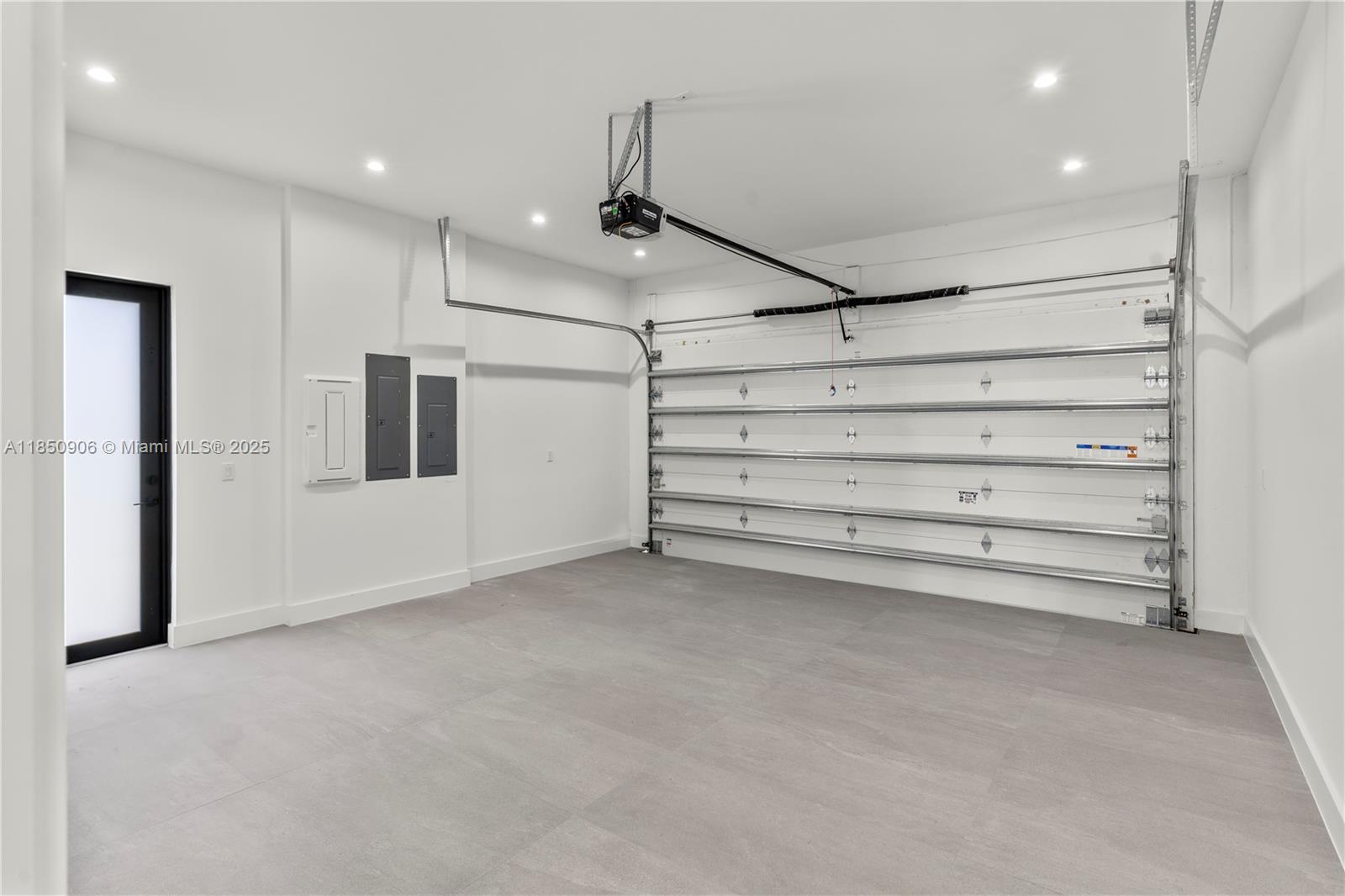 CORAL PINES - Residential