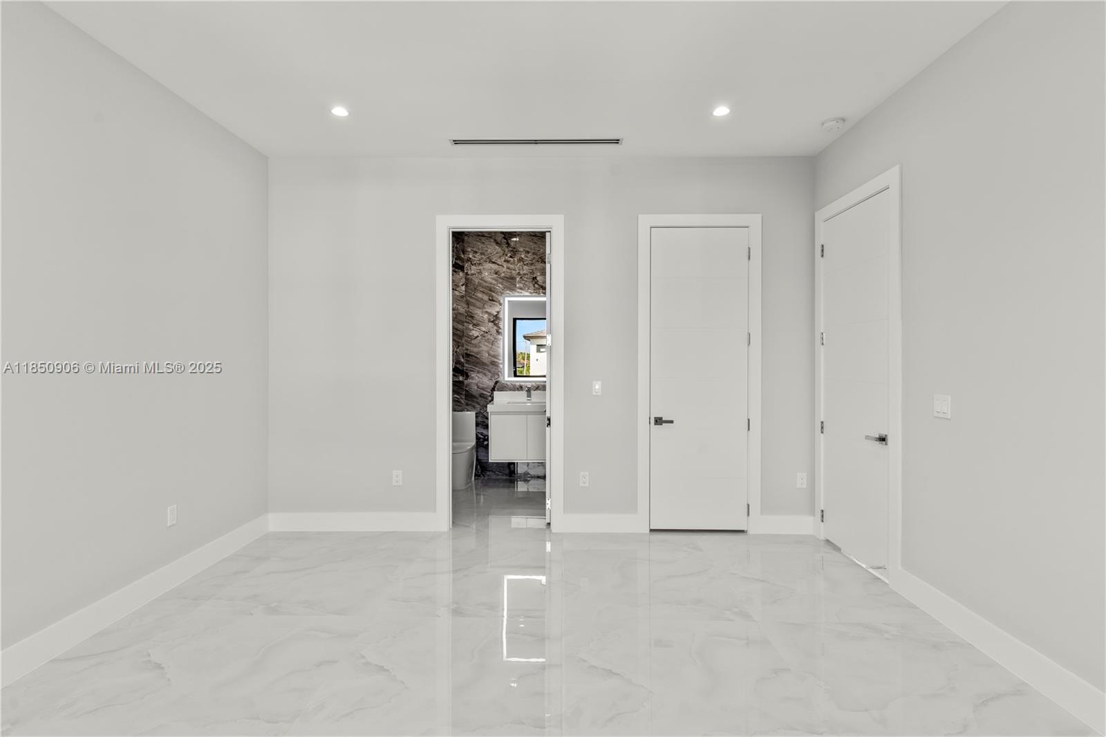 CORAL PINES - Residential