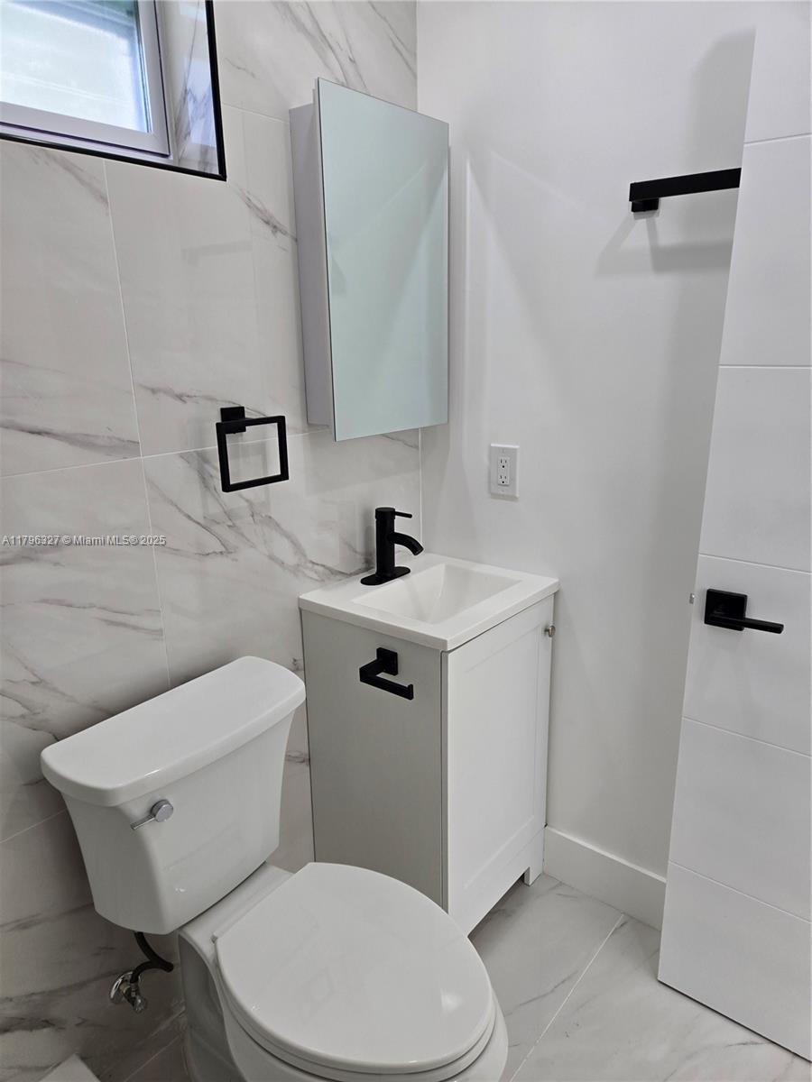 POINCIANNA MANOR SEC 4 - Residential Lease