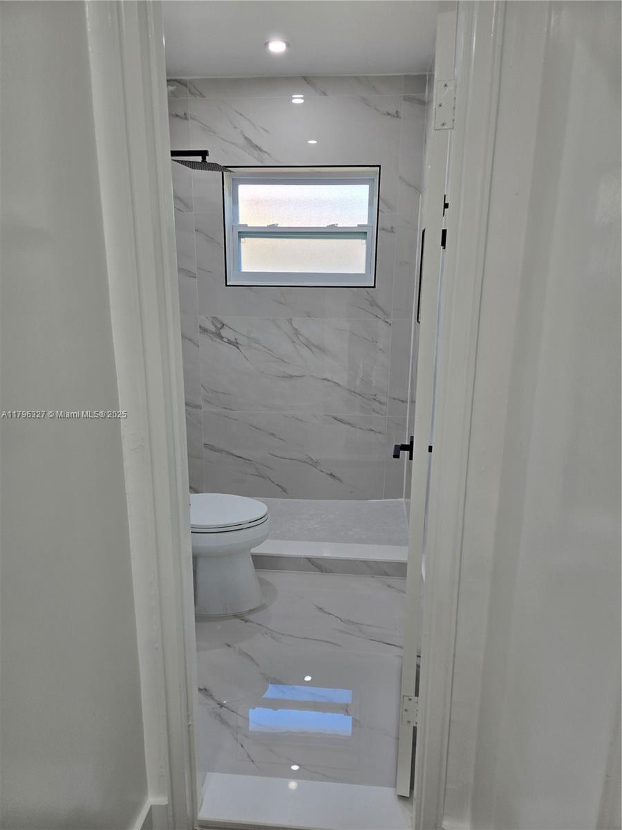 POINCIANNA MANOR SEC 4 - Residential Lease