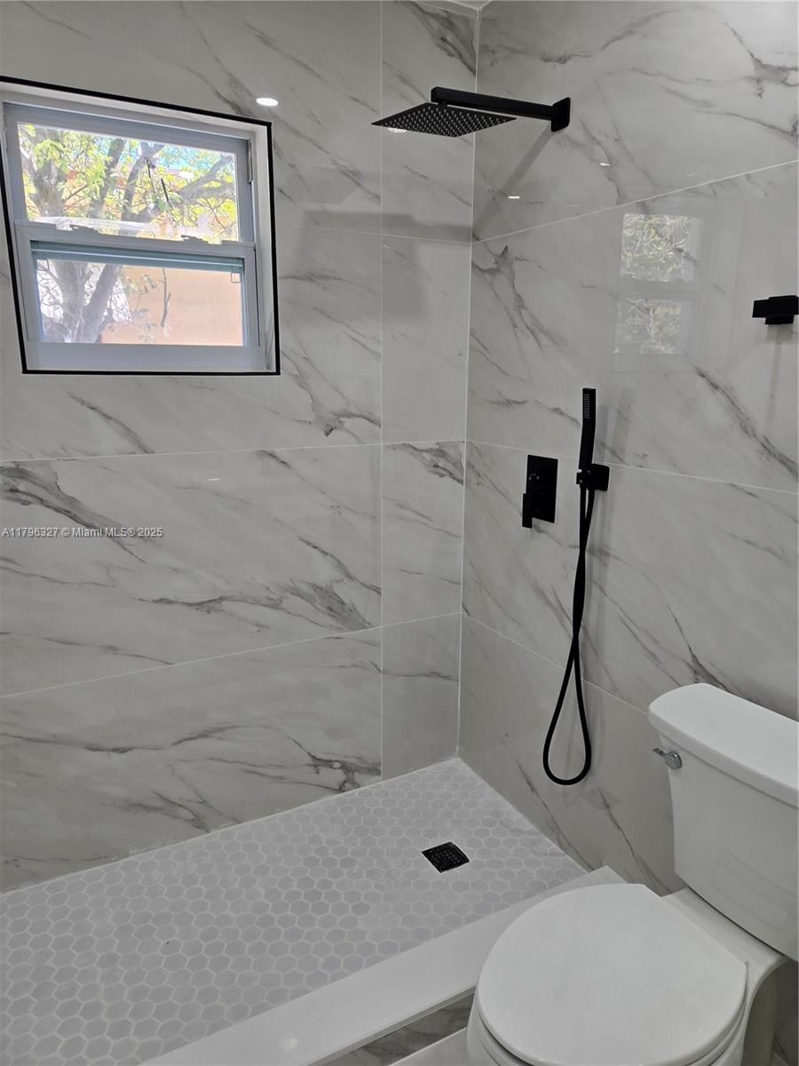 POINCIANNA MANOR SEC 4 - Residential Lease