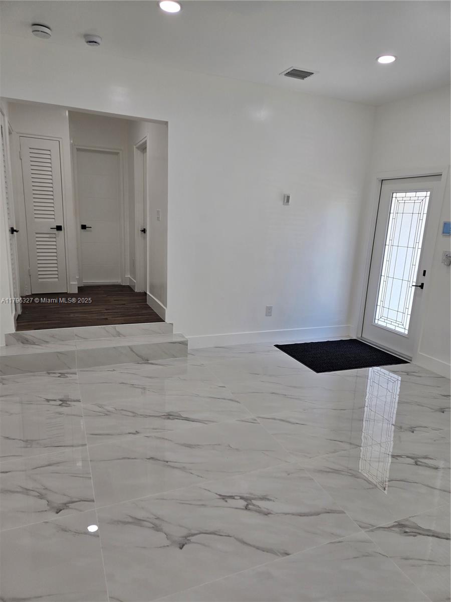 POINCIANNA MANOR SEC 4 - Residential Lease