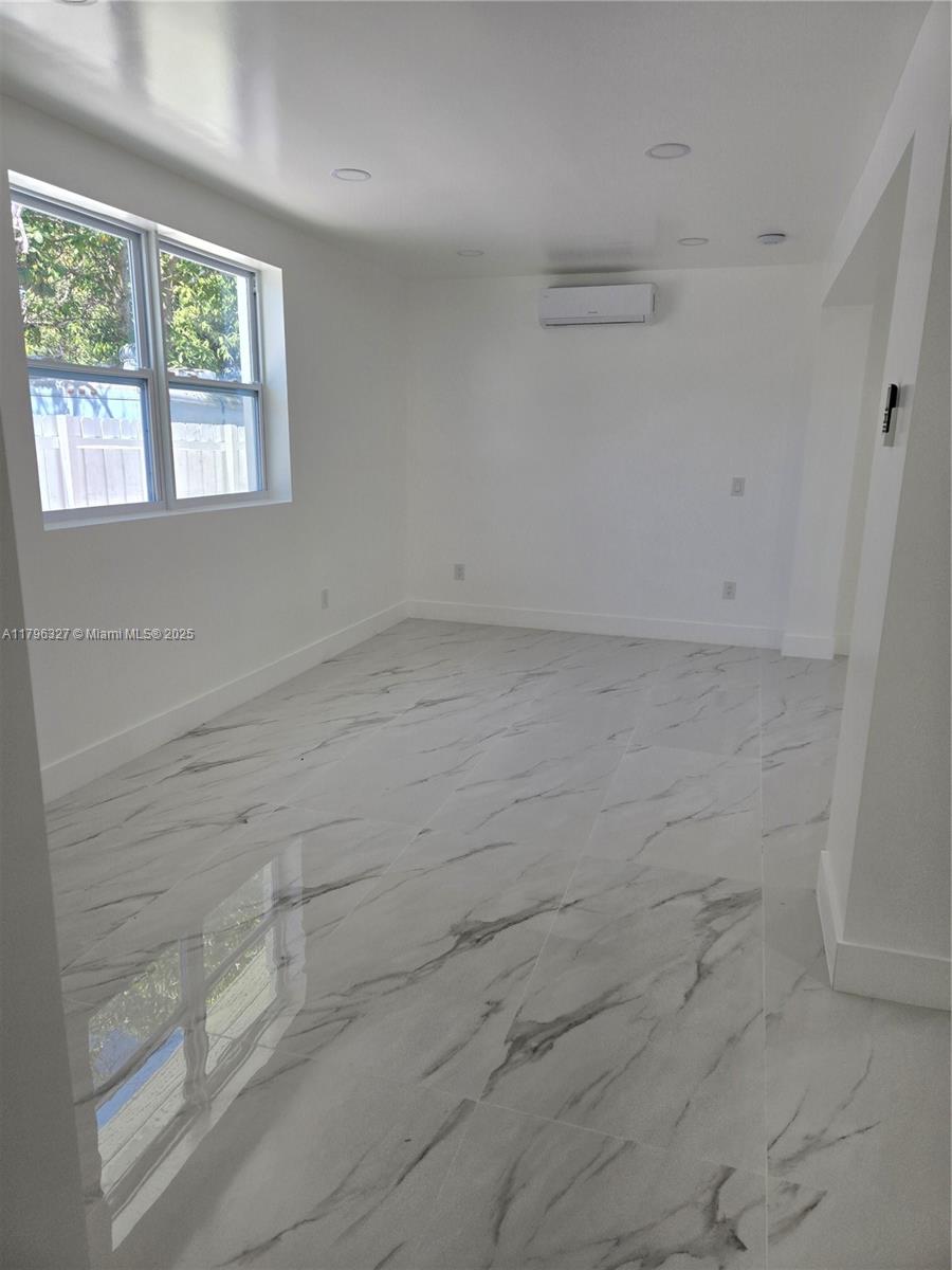 POINCIANNA MANOR SEC 4 - Residential Lease