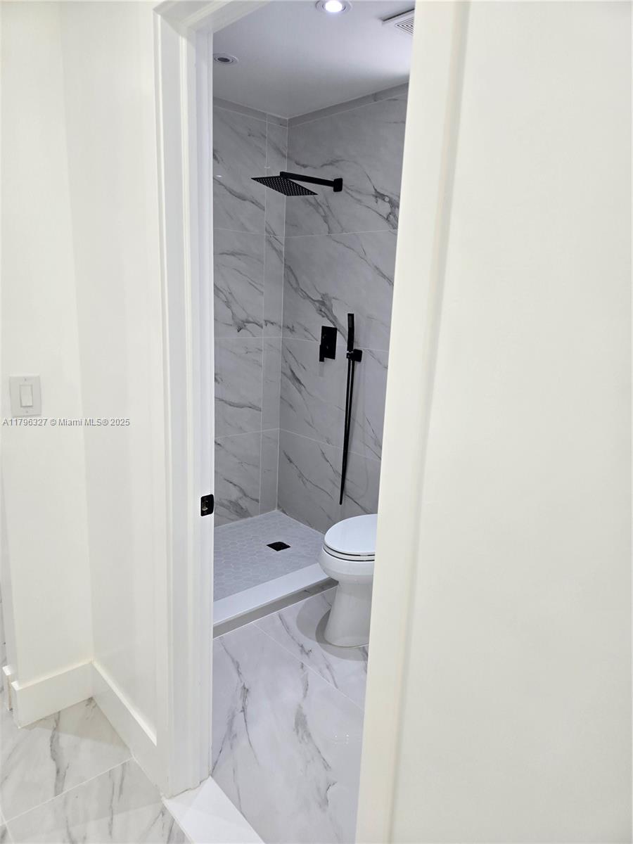 POINCIANNA MANOR SEC 4 - Residential Lease